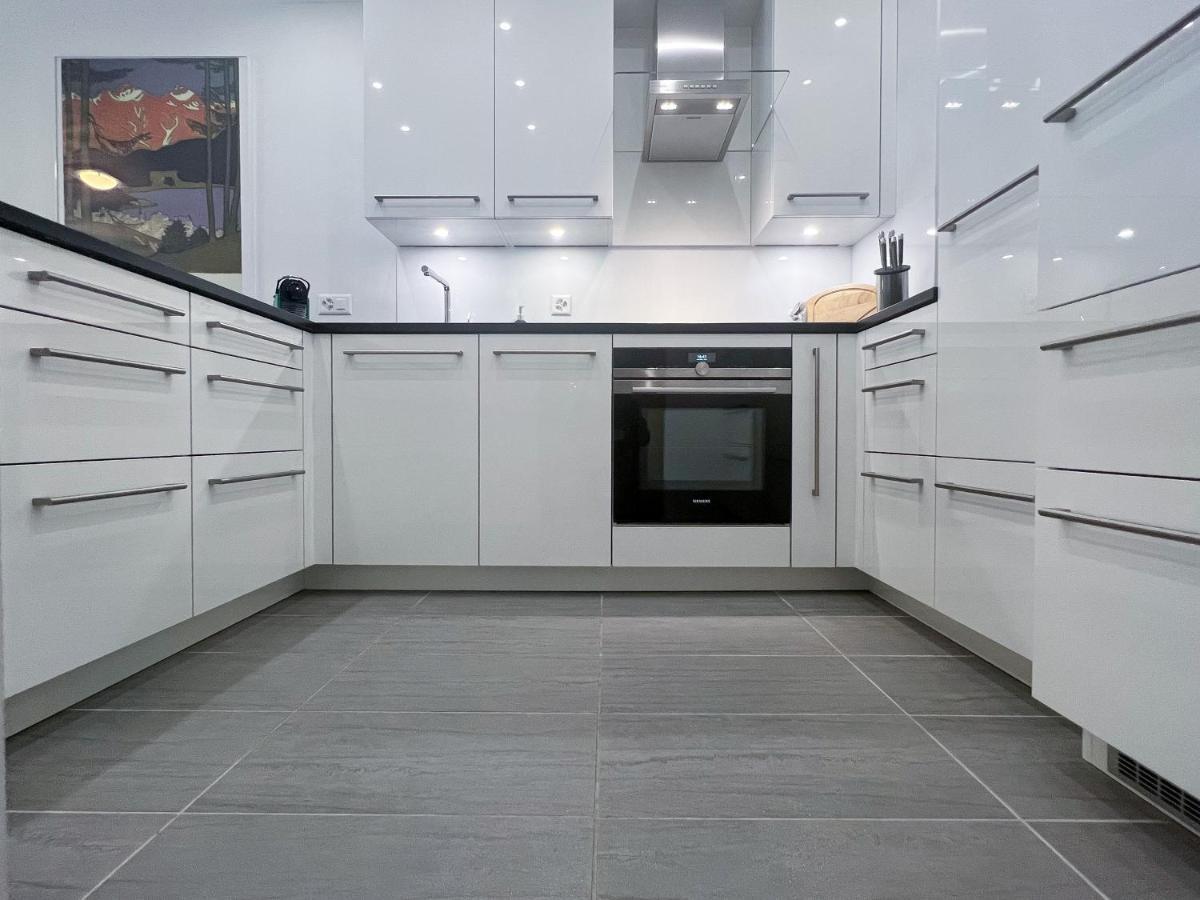 Designer Kueche - Suedbalkon - Tg-stellplatz - Wlan Apartmán Svatý Mořic