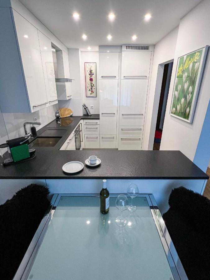 Designer Kueche - Suedbalkon - Tg-stellplatz - Wlan Apartmán Svatý Mořic